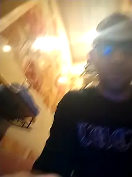 Snapshot of MaxDevilWhite chatting on 09/10/25, 04:07 MaxDevilWhite online show from 09/10/25, 04:07