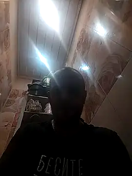 Snapshot of MaxDevilWhite chatting on 10/16/25, 08:26 MaxDevilWhite online show from 10/16/25, 08:26