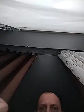 Snapshot of MaxDevilWhite chatting on 12/18/25, 09:37 MaxDevilWhite online show from 12/18/25, 09:37