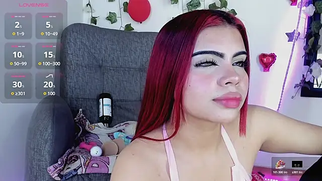 Snapshot of saray__jones chatting on 03/13/26, 05:19 saray jones online show from 03/13/26, 05:19