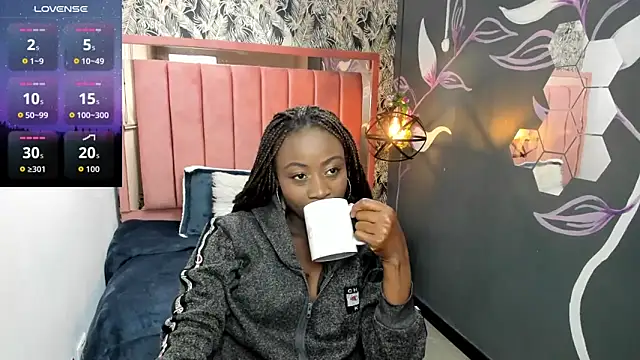 Sara Naugty online show from 09/25/25, 05:49