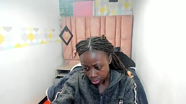 Sara Naugty online show from 09/29/25, 12:32