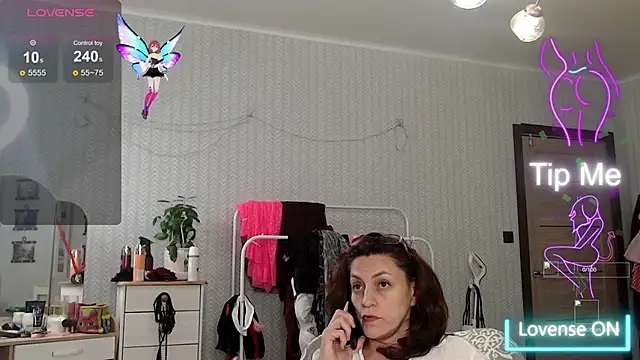 Snapshot of Soffya_Soy chatting on 11/23/25, 01:11 Soffya Soy online show from 11/23/25, 01:11