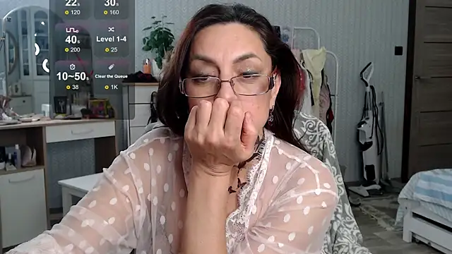 Snapshot of Soffya_Soy chatting on 11/30/25, 11:42 Soffya Soy online show from 11/30/25, 11:42