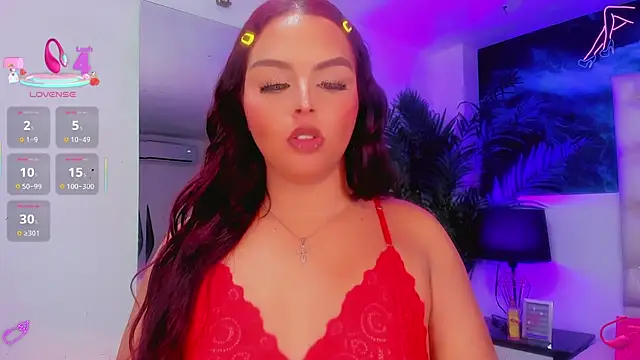 Snapshot of CamiiGarcia chatting on 12/03/25, 04:42 CamiiGarcia online show from 12/03/25, 04:42