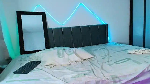 Snapshot of gisell363472 chatting on 11/14/25, 01:26 gisell363472 online show from 11/14/25, 01:26