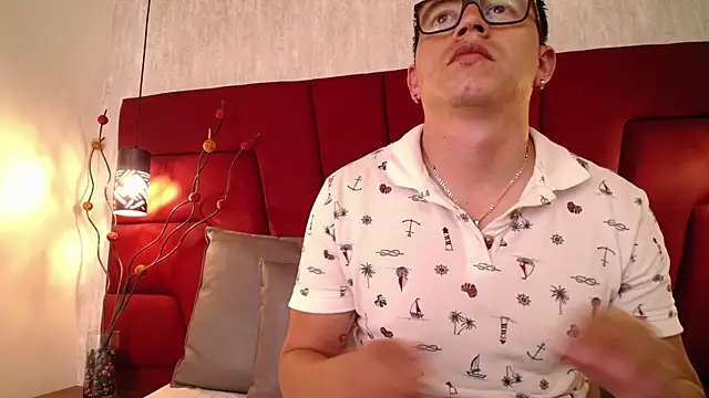 Snapshot of Freya_and_Freyr chatting on 01/23/25, 07:40 Freya and Freyr online show from 01/23/25, 07:40