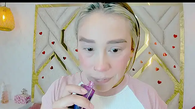 Snapshot of Lannajansen chatting on 02/17/25, 01:32 Lannajansen online show from 02/17/25, 01:32