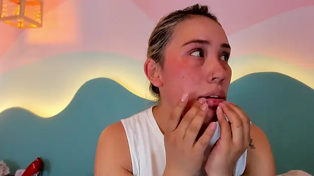 Lannajansen online show from 12/20/25, 01:40