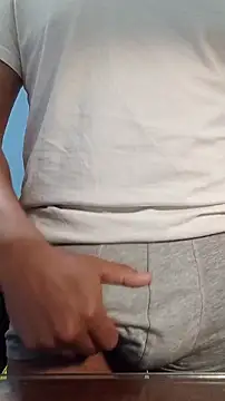 Snapshot of Andre16c chatting on 04/24/26, 01:46 Andre16c online show from 04/24/26, 01:46