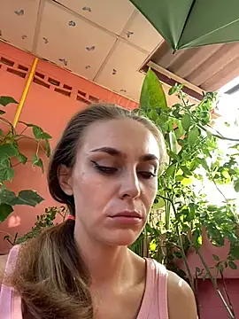 Snapshot of White_Lu chatting on 04/19/26, 02:11 White Lu online show from 04/19/26, 02:11