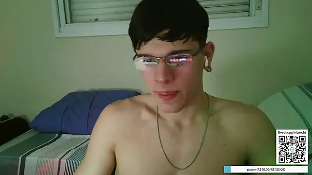 Snapshot of vitorsafado19 chatting on 04/14/26, 01:11 vitorsafado19 online show from 04/14/26, 01:11