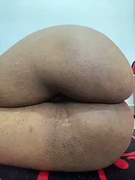 Snapshot of Charlotte_bronxxx chatting on 03/07/25, 04:11 Charlotte bronxxx online show from 03/07/25, 04:11