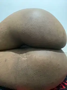 Snapshot of Charlotte_bronxxx chatting on 03/12/25, 11:44 Charlotte bronxxx online show from 03/12/25, 11:44