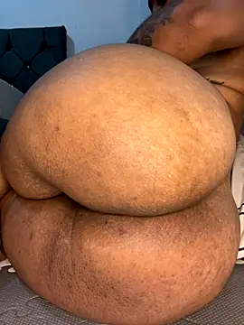 Snapshot of Charlotte_bronxxx chatting on 12/05/25, 10:57 Charlotte bronxxx online show from 12/05/25, 10:57