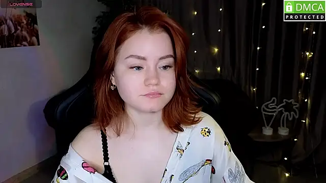 Snapshot of lu_muon chatting on 10/18/25, 01:52 lu muon online show from 10/18/25, 01:52