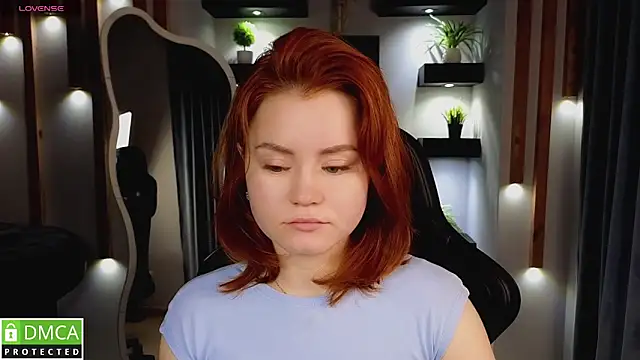 Snapshot of lu_muon chatting on 10/21/25, 01:06 lu muon online show from 10/21/25, 01:06