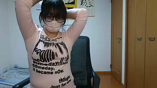 Snapshot of Sisi_cute chatting on 03/12/26, 10:43 Sisi cute online show from 03/12/26, 10:43