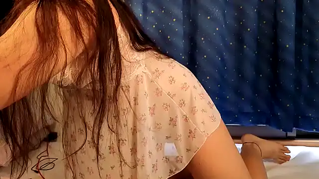 Snapshot of Sisi_cute chatting on 04/12/26, 01:10 Sisi cute online show from 04/12/26, 01:10