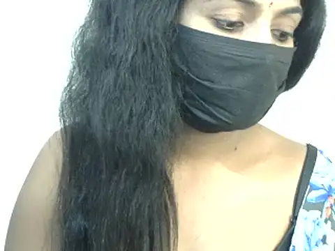 Snapshot of Reddy_Trisha chatting on 01/23/25, 08:13 Reddy Trisha online show from 01/23/25, 08:13