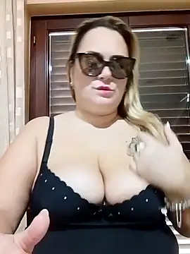 topina8 online show from 11/15/25, 03:19