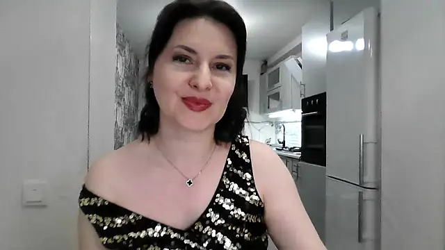 Victoria Glam online show from 12/18/25, 06:47