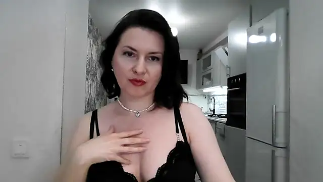 Victoria Glam online show from 12/20/25, 12:23