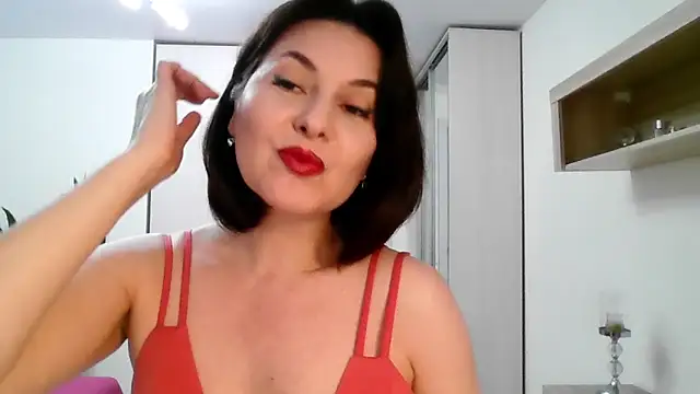 Snapshot of Victoria_Glam chatting on 03/08/26, 05:50 Victoria Glam online show from 03/08/26, 05:50