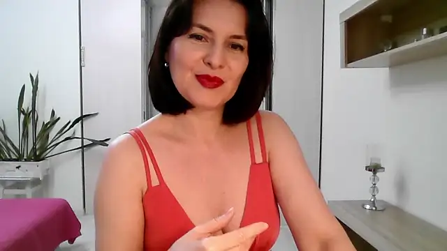 Snapshot of Victoria_Glam chatting on 03/17/26, 05:38 Victoria Glam online show from 03/17/26, 05:38