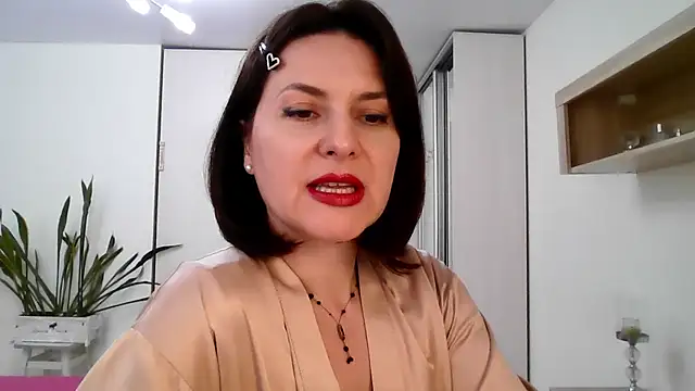 Snapshot of Victoria_Glam chatting on 04/06/26, 02:51 Victoria Glam online show from 04/06/26, 02:51