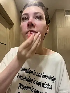 Molli Luv online show from 11/11/25, 04:29