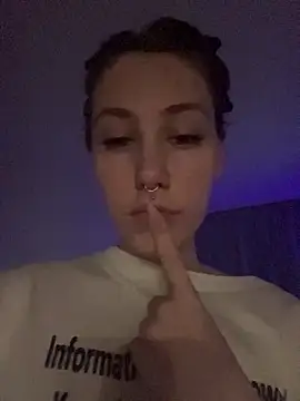 Molli Luv online show from 11/19/25, 01:05