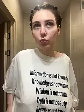 Molli Luv online show from 11/20/25, 01:06