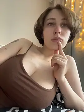 Snapshot of Molli_Luv chatting on 03/06/26, 04:09 Molli Luv online show from 03/06/26, 04:09