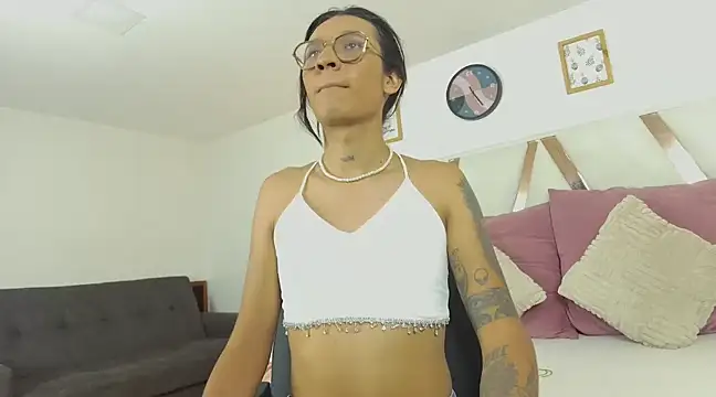 LauraaGomezz   online show from 03/14/25, 06:07