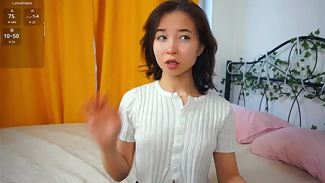 Snapshot of VeronaCritchlow chatting on 10/29/25, 07:21 VeronaCritchlow online show from 10/29/25, 07:21