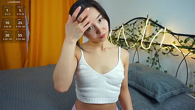 Snapshot of VeronaCritchlow chatting on 11/11/25, 07:52 VeronaCritchlow online show from 11/11/25, 07:52