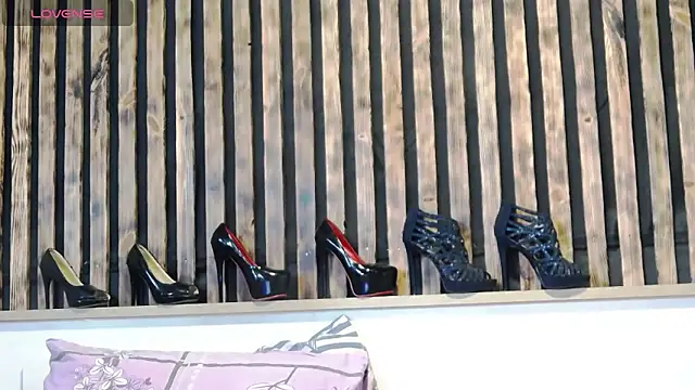 Snapshot of Alis_Lovi chatting on 03/18/26, 10:51 Alis Lovi online show from 03/18/26, 10:51