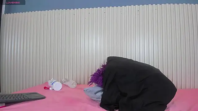 Madeline Cooper08 online show from 02/08/25, 10:51