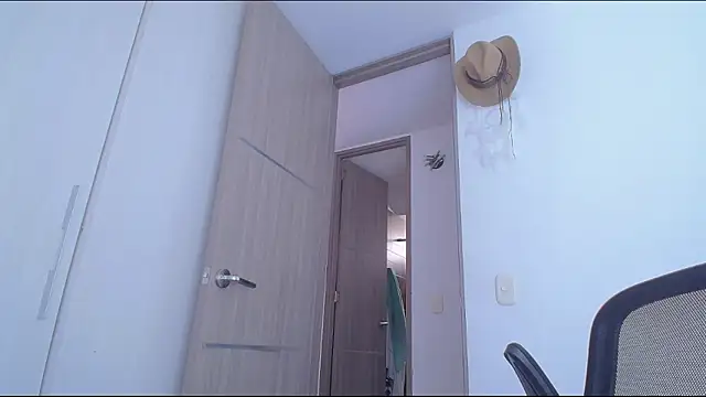 Zoedaniels online show from 03/04/26, 09:32