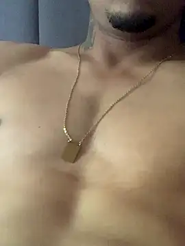 Snapshot of Magrinhoo051 chatting on 10/23/25, 05:44 Magrinhoo051 online show from 10/23/25, 05:44