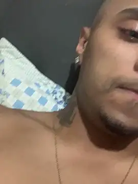 Snapshot of Magrinhoo051 chatting on 02/06/26, 09:07 Magrinhoo051 online show from 02/06/26, 09:07