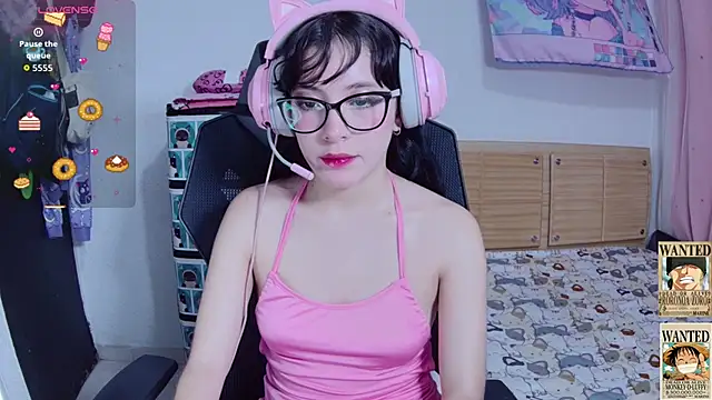 Yuna pinkk online show from 10/18/25, 04:04