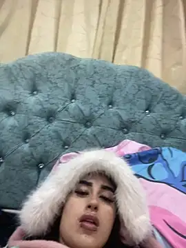 Snapshot of Girl_milk7 chatting on 03/17/25, 11:21 Girl milk7 online show from 03/17/25, 11:21