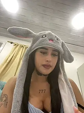 Snapshot of Girl_milk7 chatting on 03/18/25, 03:42 Girl milk7 online show from 03/18/25, 03:42