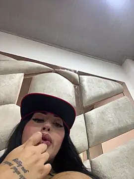 Snapshot of Girl_milk7 chatting on 03/03/26, 06:41 Girl milk7 online show from 03/03/26, 06:41