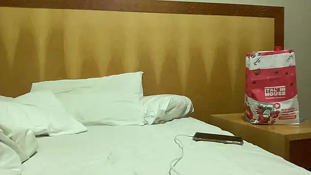 Snapshot of Taurino_gostoso chatting on 05/15/26, 11:06 Taurino gostoso online show from 05/15/26, 11:06