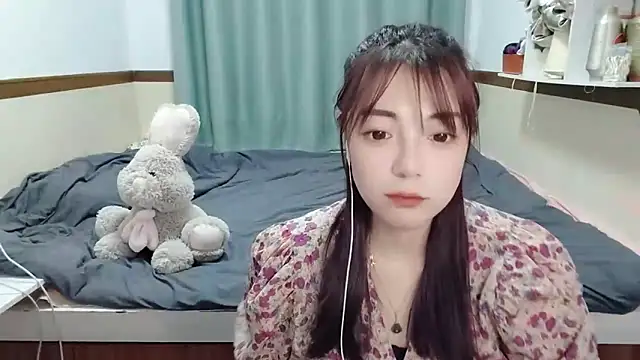 Snapshot of Song_99 chatting on 02/10/25, 04:04 Song 99 online show from 02/10/25, 04:04