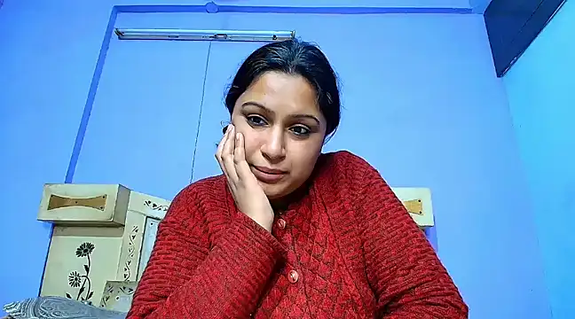 Sophia James online show from 02/04/25, 08:13