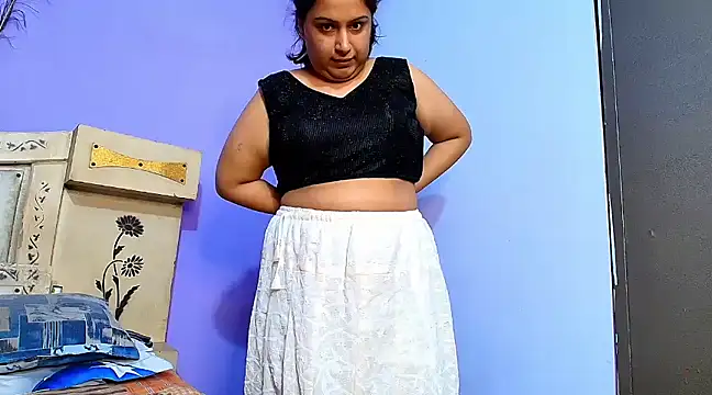 Sophia James online show from 02/11/25, 12:37